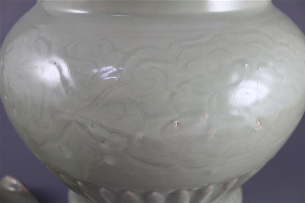 A large Chinese celadon jar and cover, Ming dynasty or later, 35cm high